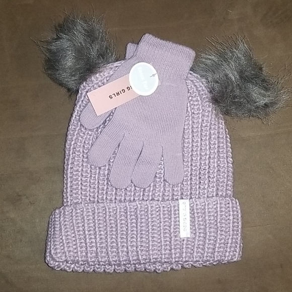 BCBG Other - BCBG Girls Mauve Pom Pom Hat & Mitten Set